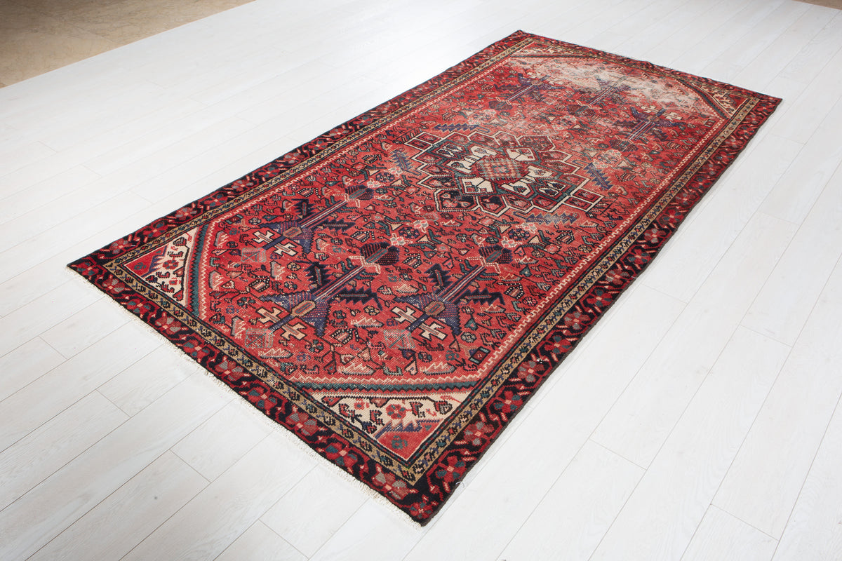 Antique Red Hand-Knotted Wool Rug – 8' 5" x 4' 4" (256 x 132 cm)