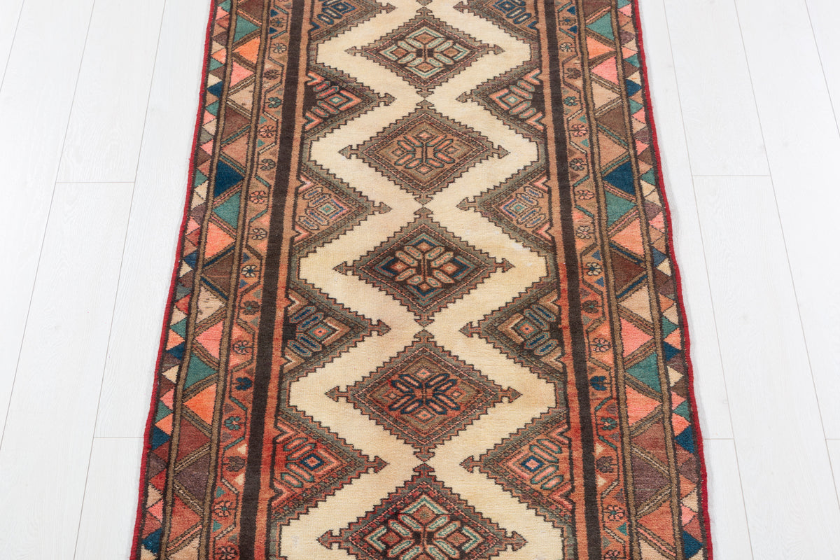 Vintage Geometric Lattice Narrow Runner Rug, Beige – 9' 3" x 2' 11" (283 x 88 cm)