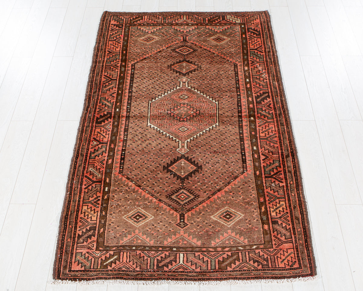 Vintage Hand-Knotted Wool Rug – 7' 1" x 4' 3" (216 x 130 cm)