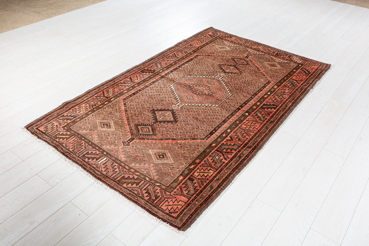 Vintage Hand-Knotted Wool Rug – 7' 1" x 4' 3" (216 x 130 cm)