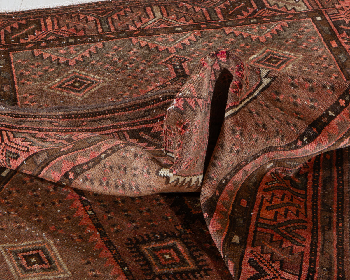 Vintage Hand-Knotted Wool Rug – 7' 1" x 4' 3" (216 x 130 cm)