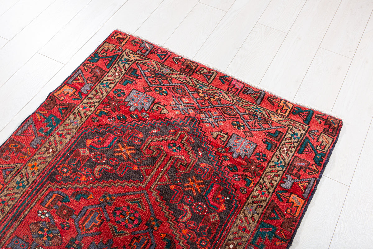 Vintage Red Hand-Knotted Wool Rug – 6' 1" x 3' 3" (186 x 98 cm)