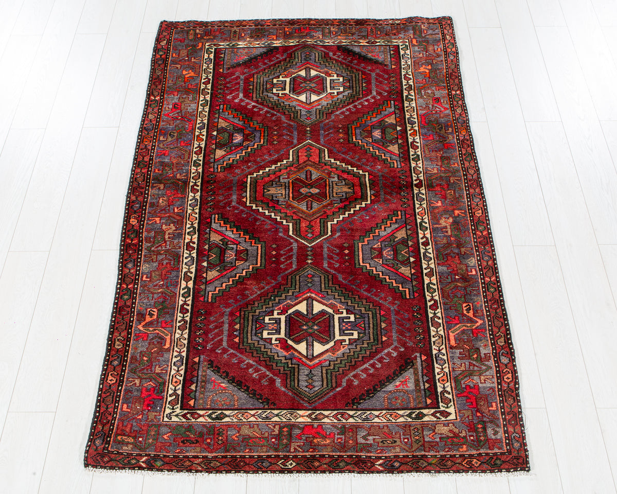 Vintage Magenta Hand-Knotted Wool Rug – 6' 10" x 4' 3" (208 x 130 cm)