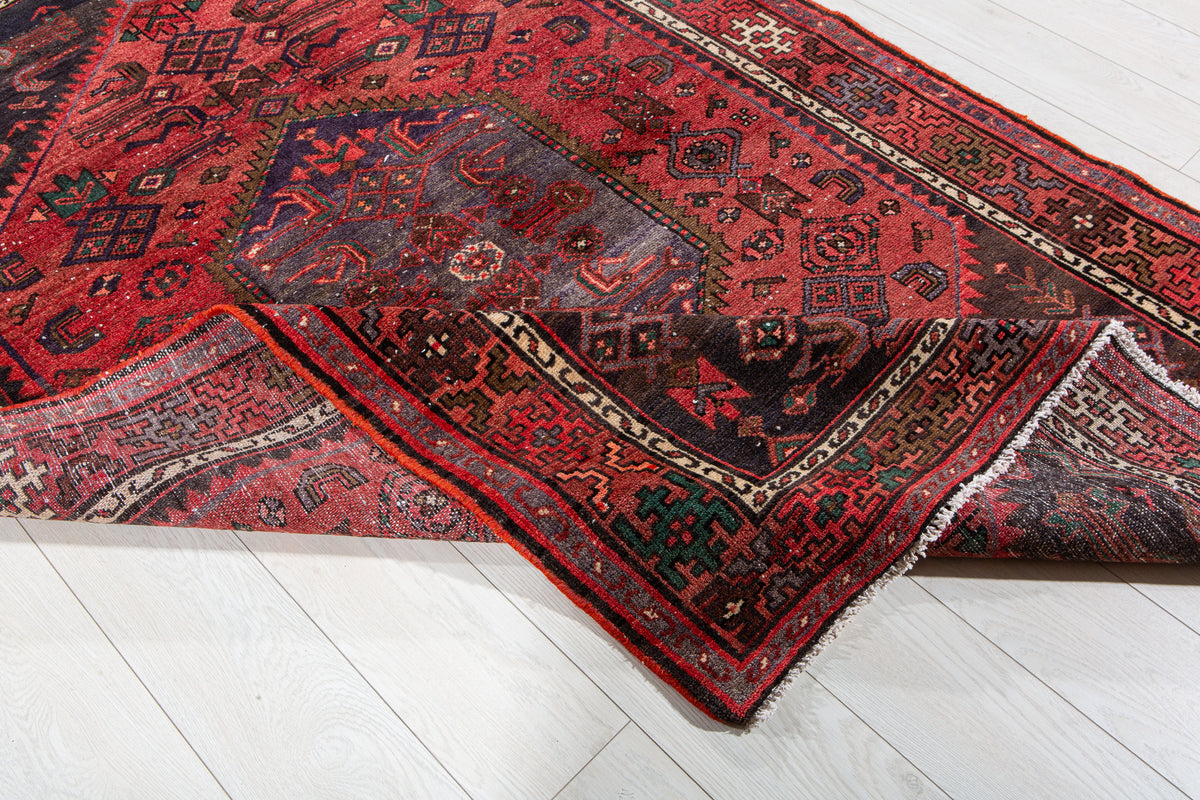 Vintage Red Hand-Knotted Wool Rug – 6' 7" x 4' 7" (200 x 139 cm)