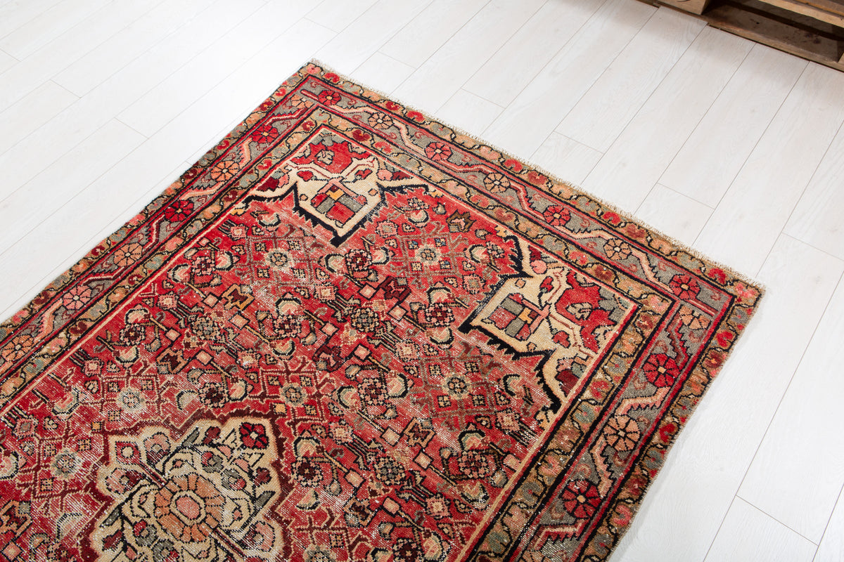 Tapis ancien en laine nouée à la main, rouge – 6' 11" x 4' 3" (211 x 130 cm)