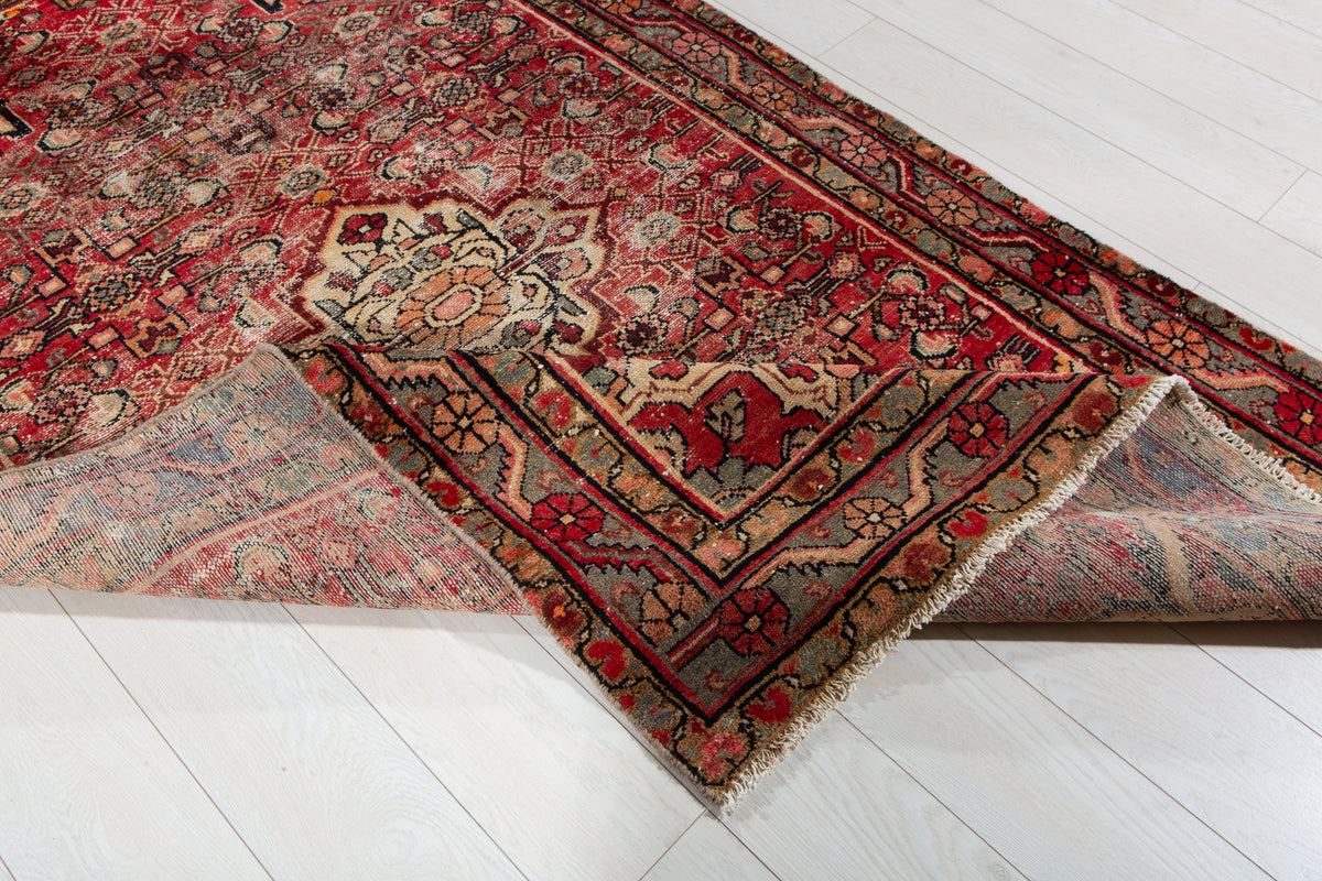 Tapis ancien en laine nouée à la main, rouge – 6' 11" x 4' 3" (211 x 130 cm)
