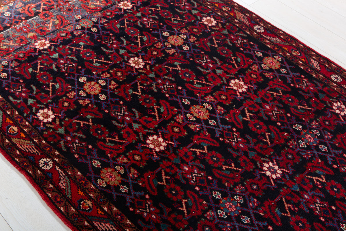 Tapis ancien en laine nouée à la main, bleu marine – 6' 11" x 4' 3" (212 x 130 cm)