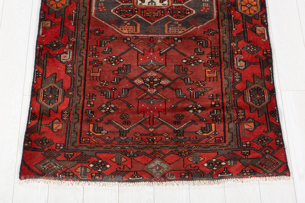 Tapis vintage en laine nouée à la main, bordeaux – 6' 0" x 3' 7" (183 x 110 cm)
