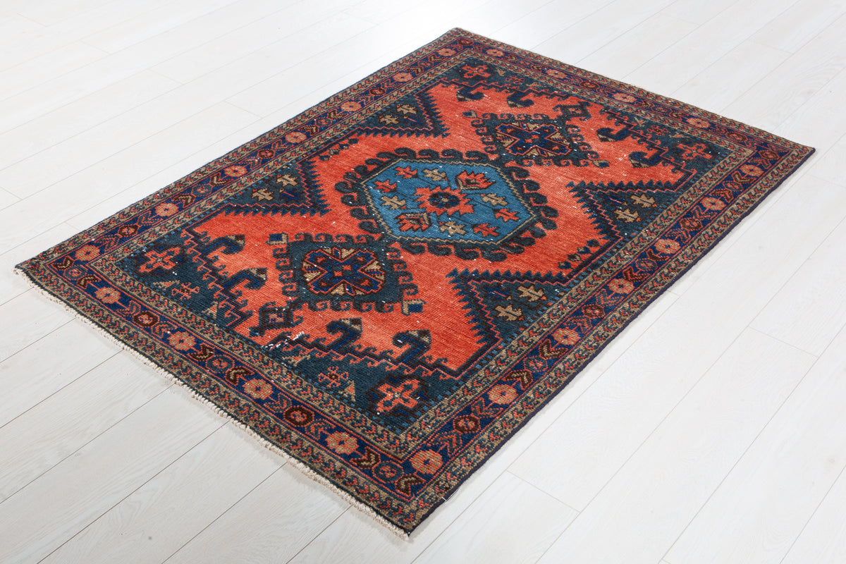 Small Vintage Orange-Red & Blue Rug – 5' 1" x 3' 6" (154 x 107 cm)
