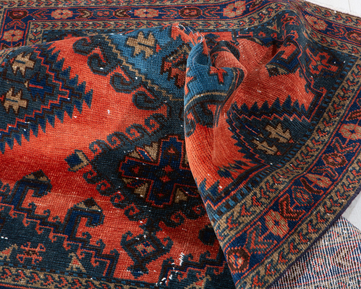 Small Vintage Orange-Red & Blue Rug – 5' 1" x 3' 6" (154 x 107 cm)