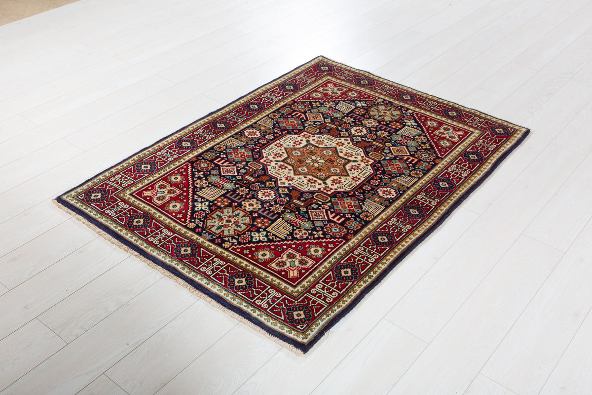 Small Vintage Navy Blue Rug – 4' 11" x 3' 7" (149 x 108 cm)