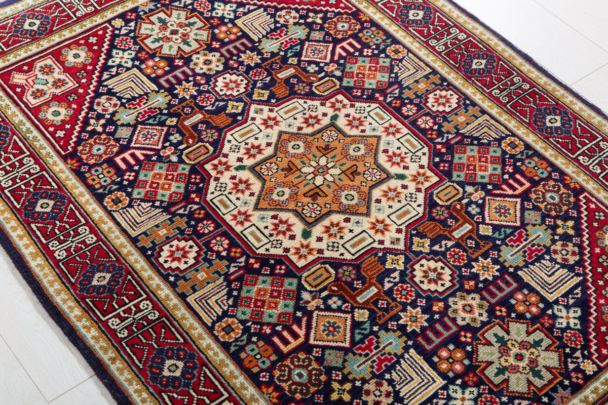 Small Vintage Navy Blue Rug – 4' 11" x 3' 7" (149 x 108 cm)