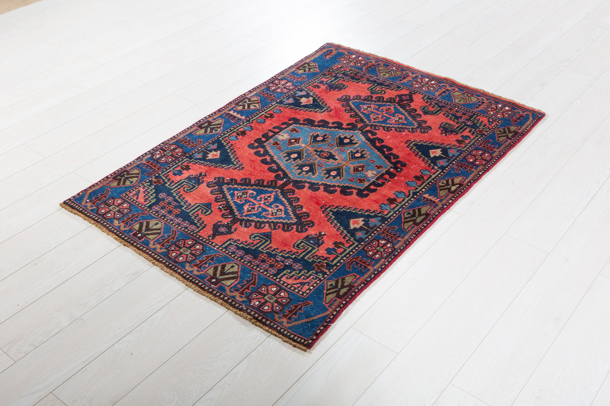 Small Vintage Orange-Red & Blue Rug – 5' 0" x 3' 4" (153 x 101 cm)