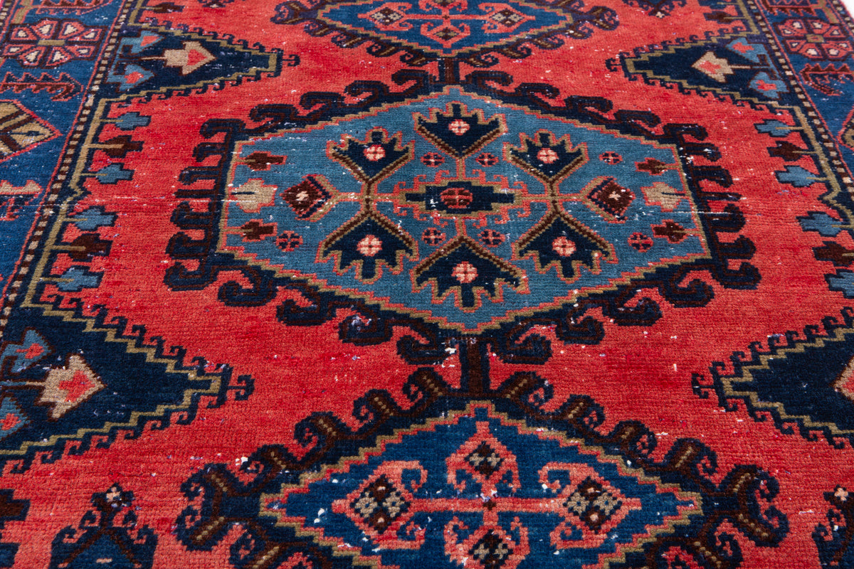 Small Vintage Orange-Red & Blue Rug – 5' 0" x 3' 4" (153 x 101 cm)