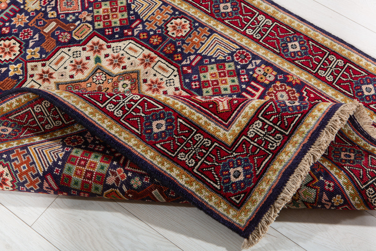 Small Vintage Navy Blue Rug – 4' 11" x 3' 5" (149 x 105 cm)