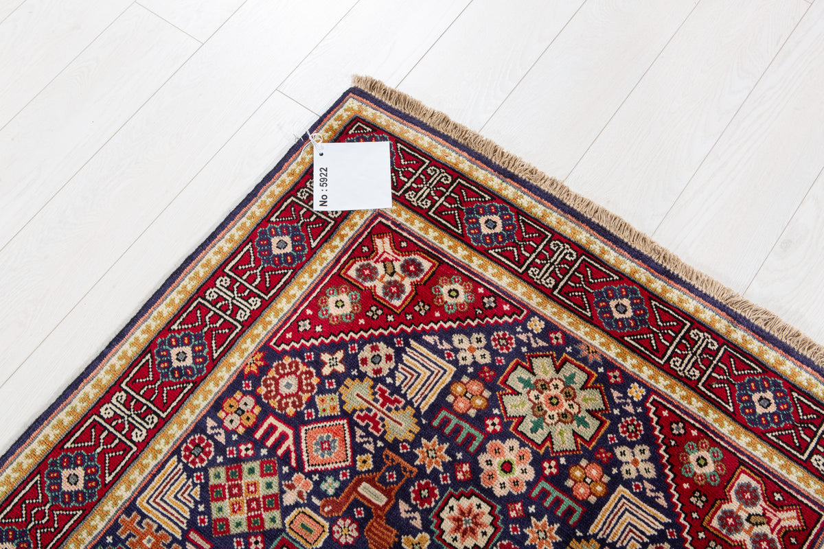 Small Vintage Navy Blue Rug – 4' 11" x 3' 5" (149 x 105 cm)