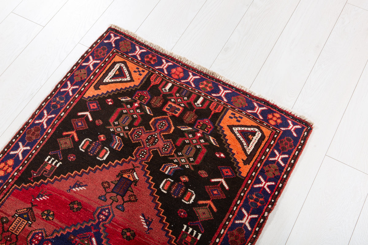 Small Vintage Red & Black Rug – 4' 6" x 2' 6" (137 x 76 cm)