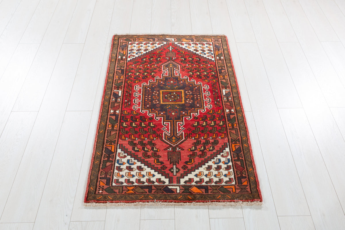 Small Vintage Red Rug – 4' 0" x 2' 7" (123 x 78 cm)