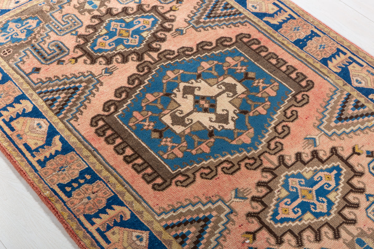 Small Antique Faded Salmon Pink Rug – 5' 5" x 3' 5" (164 x 104 cm)
