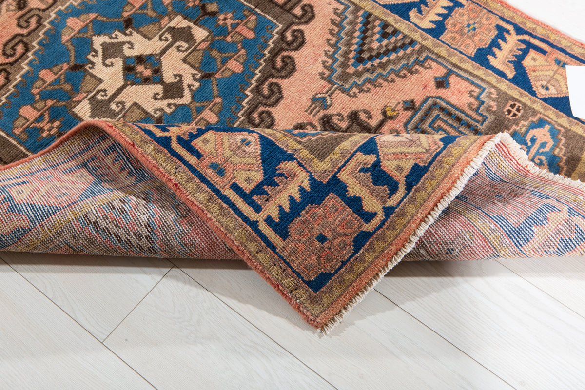 Small Antique Faded Salmon Pink Rug – 5' 5" x 3' 5" (164 x 104 cm)