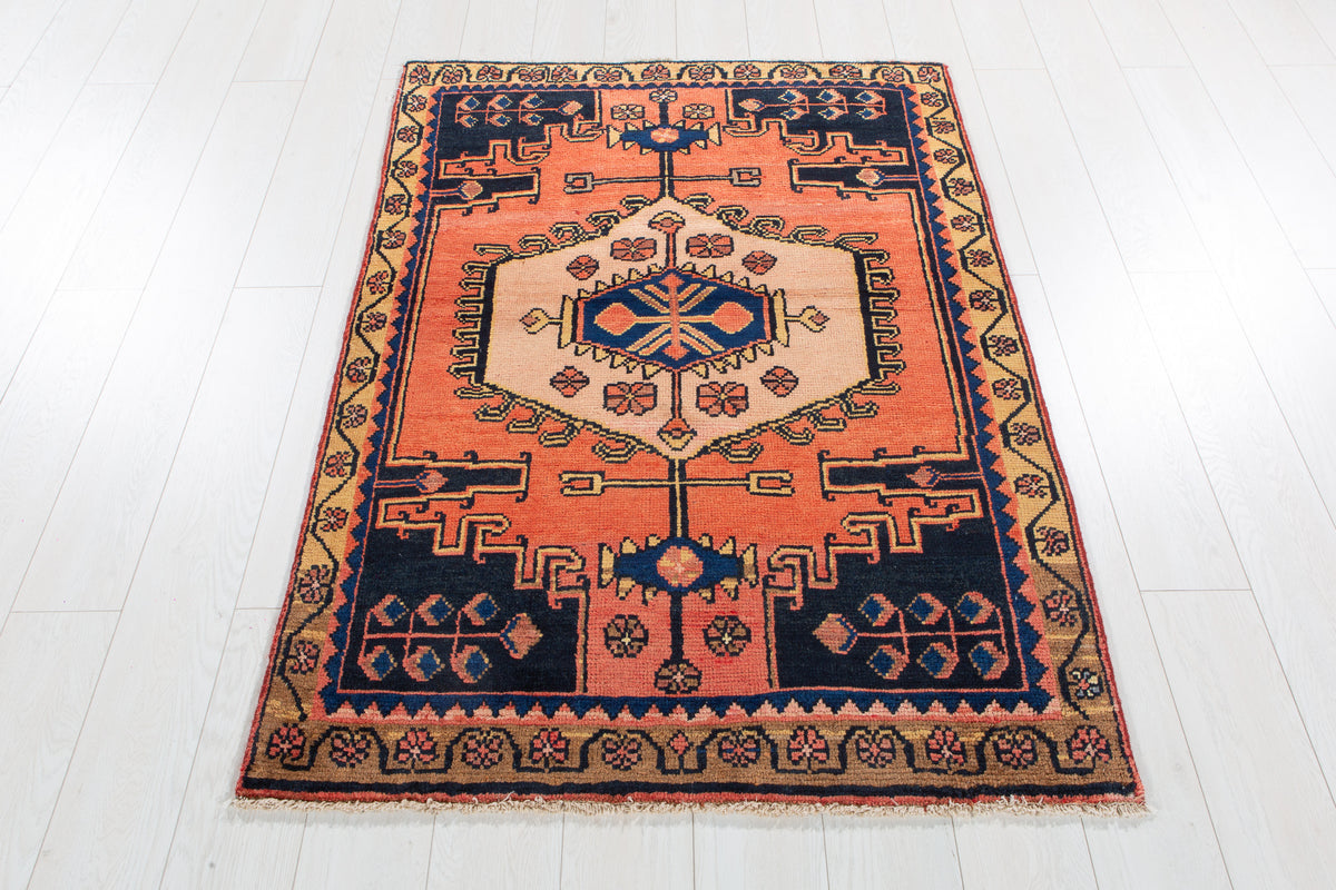 Small Vintage Orange-Red & Pink Rug – 5' 0" x 3' 6" (152 x 106 cm)