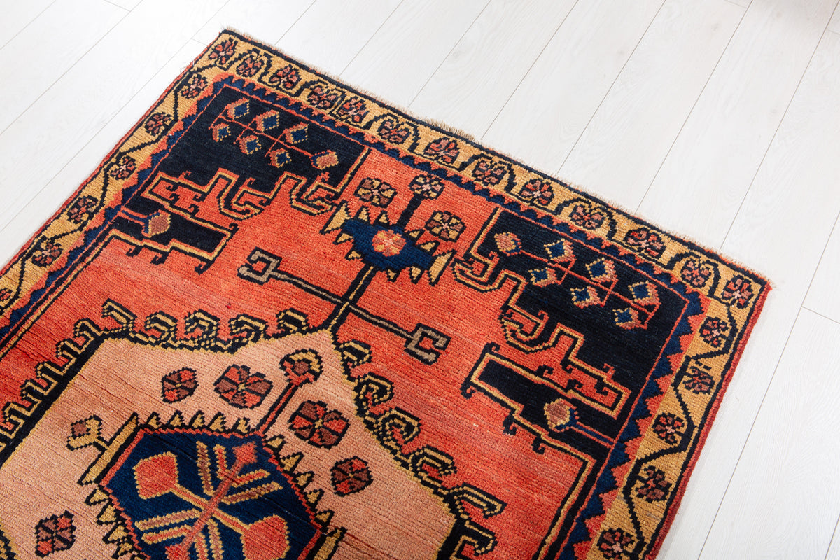Small Vintage Orange-Red & Pink Rug – 5' 0" x 3' 6" (152 x 106 cm)