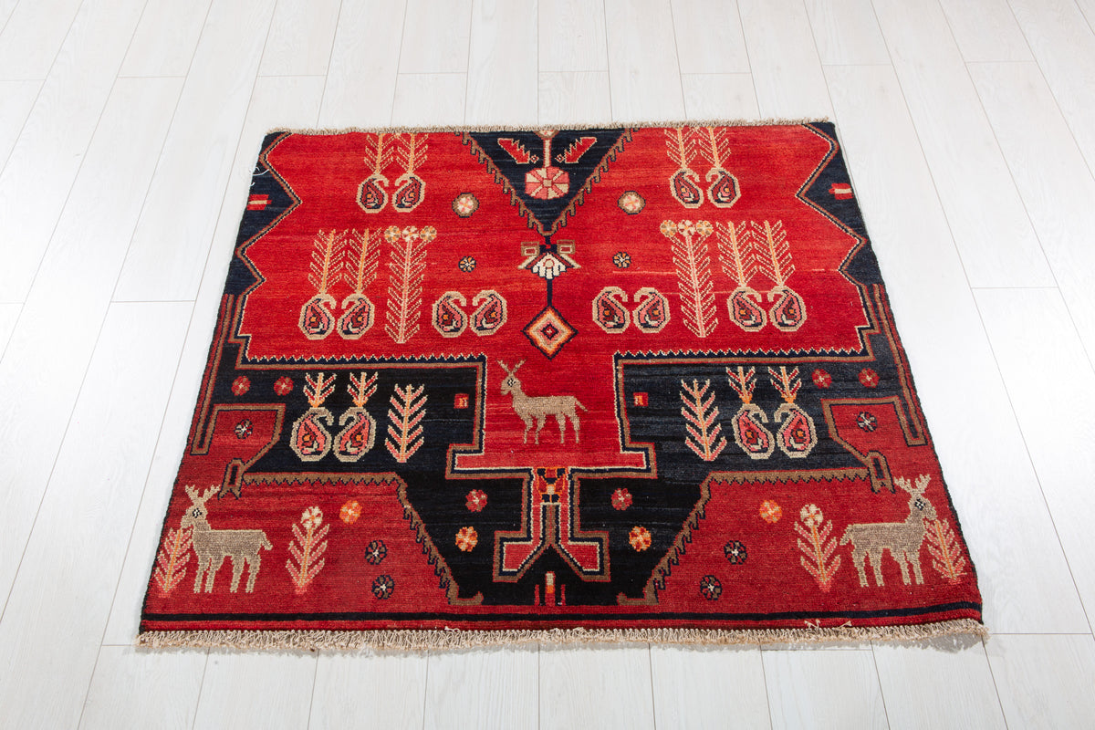 Small Vintage Red Rug – 3' 8" x 3' 4" (112 x 101 cm)