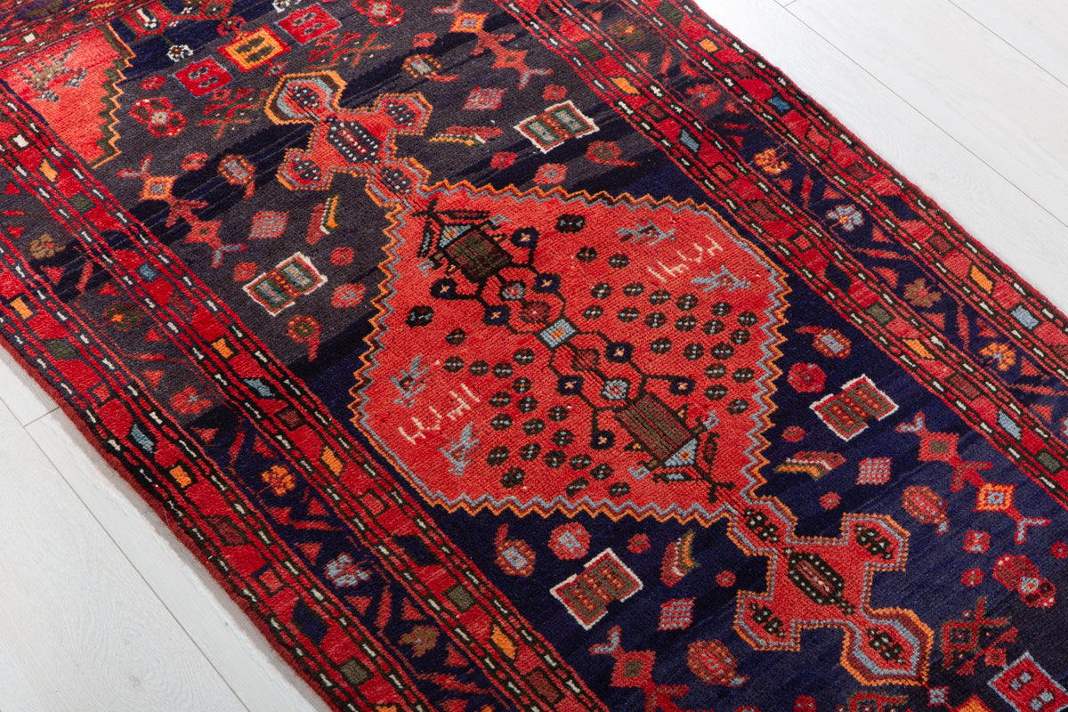 Small Vintage Red & Navy Blue Rug – 4' 9" x 2' 6" (146 x 75 cm)