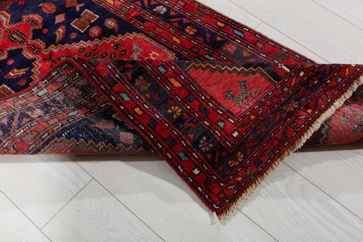 Small Vintage Red & Navy Blue Rug – 4' 9" x 2' 6" (146 x 75 cm)