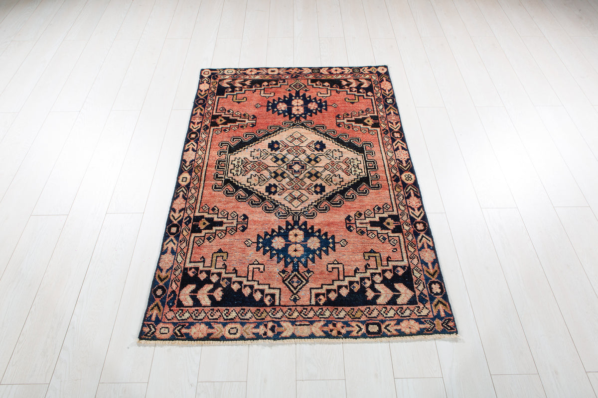 Small Antique Faded Orange-Red Rug – 4' 8" x 2' 10" (141 x 87 cm)