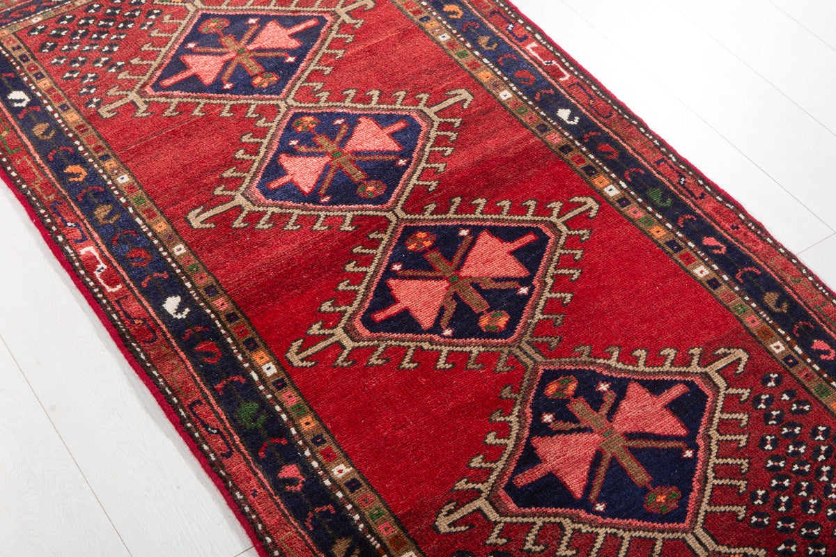 Small Vintage Red Rug – 5' 2" x 2' 8" (157 x 82 cm)