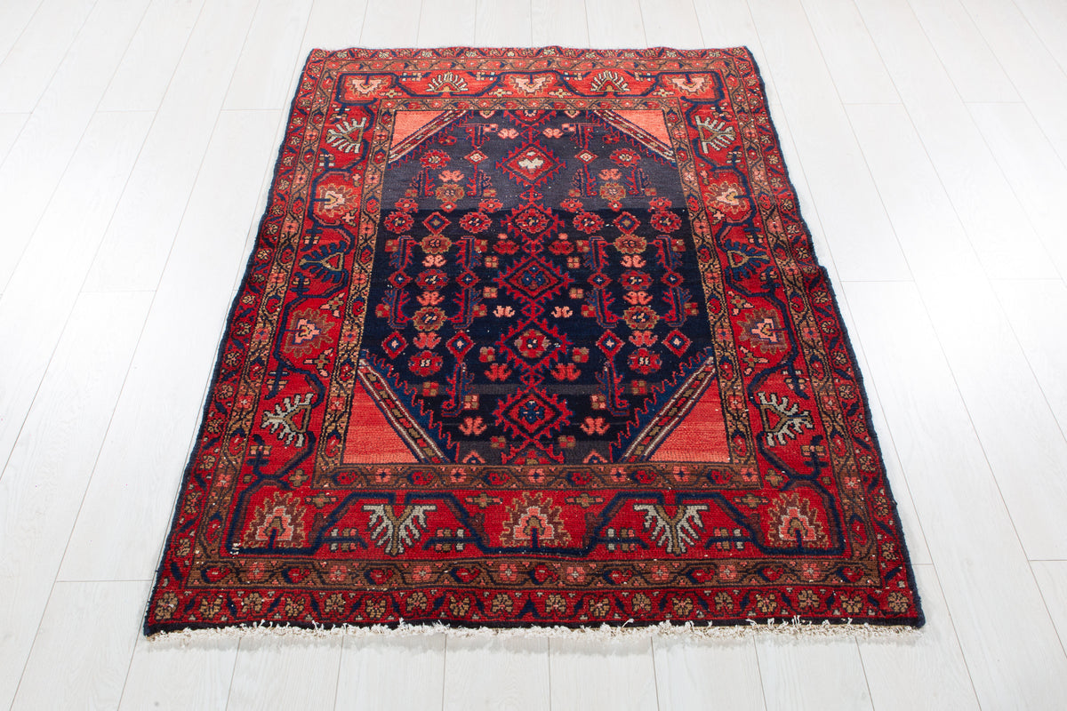 Small Antique Navy Blue, Red Rug – 5' 1" x 3' 8" (155 x 111 cm)