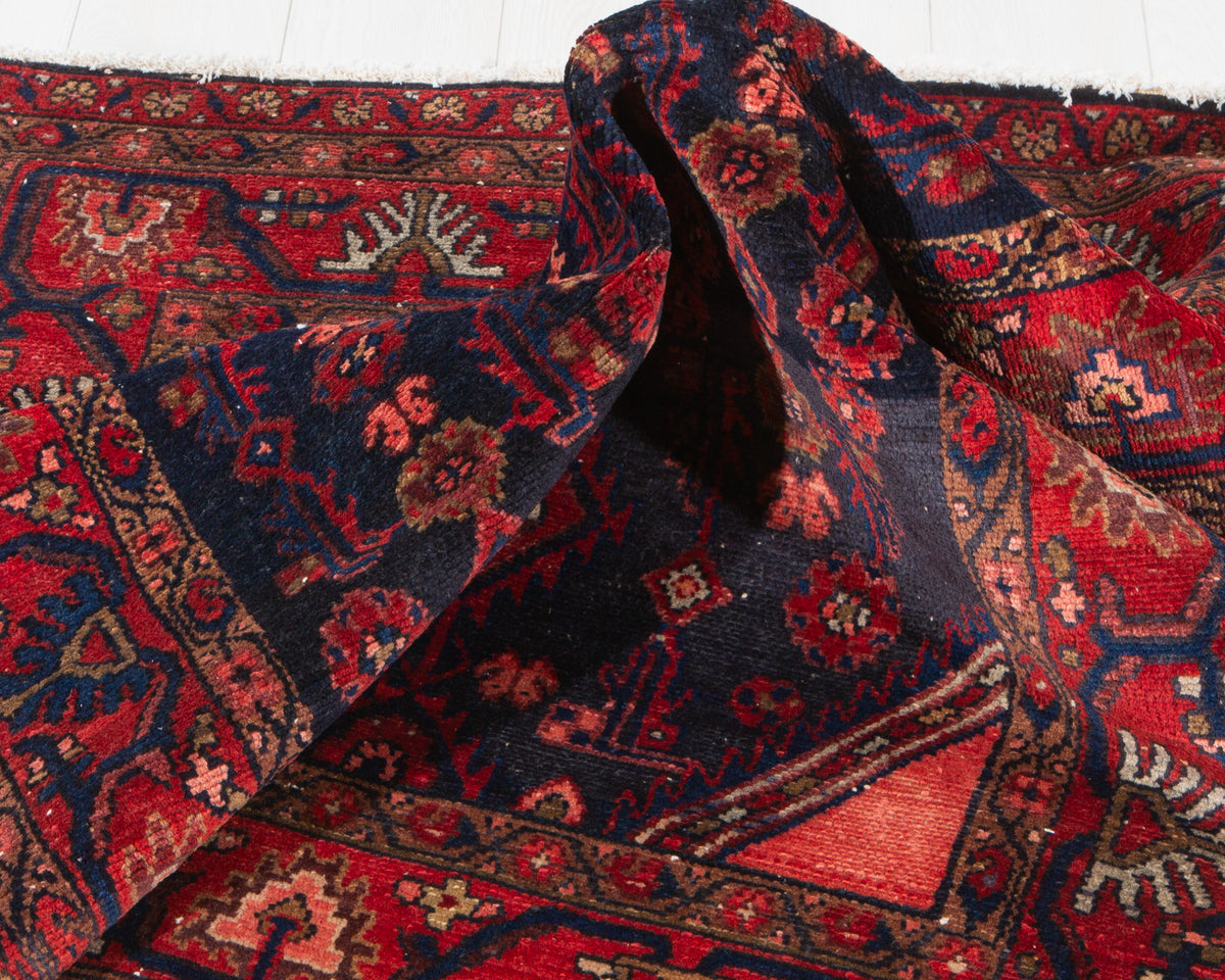Small Antique Navy Blue, Red Rug – 5' 1" x 3' 8" (155 x 111 cm)