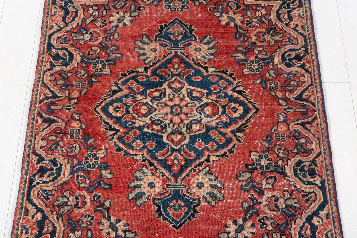 Small Antique Red Rug – 5' 7" x 3' 5" (170 x 104 cm)