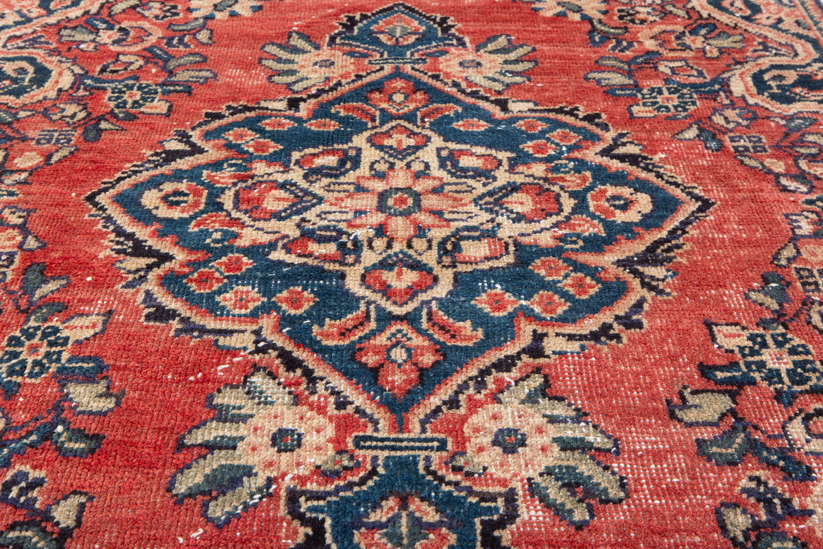 Small Antique Red Rug – 5' 7" x 3' 5" (170 x 104 cm)