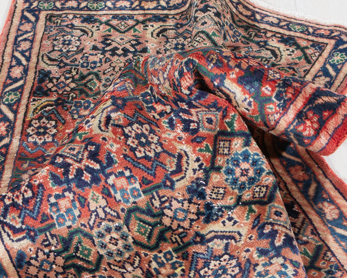 Small Antique Faded Red Rug – 5' 0" x 3' 5" (153 x 103 cm)