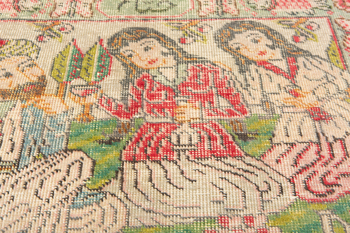 Small Antique Beige Rug – 2' 7" x 2' 0" (79 x 60 cm)