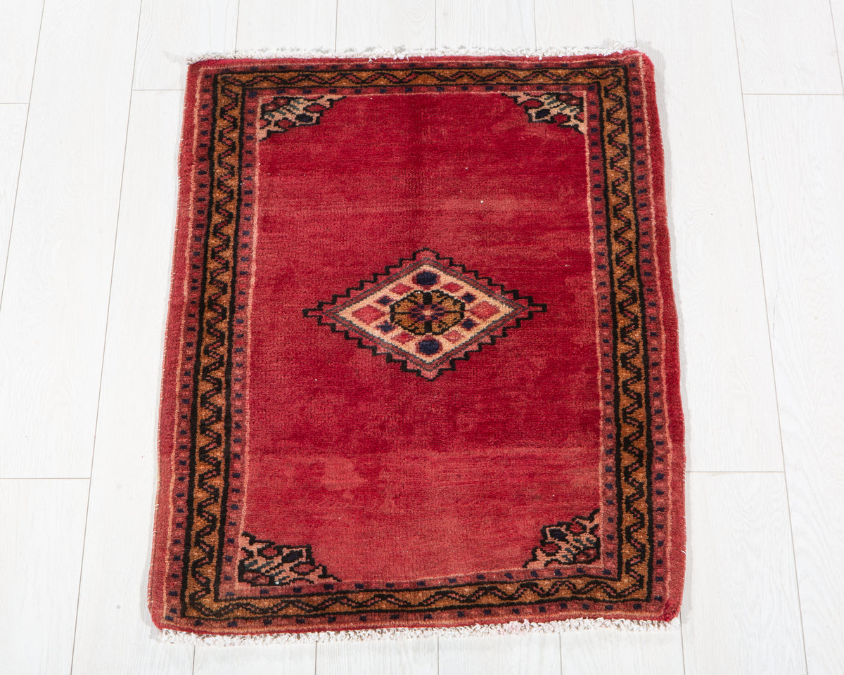 Small Vintage Red Rug – 2' 11" x 2' 2" (88 x 67 cm)