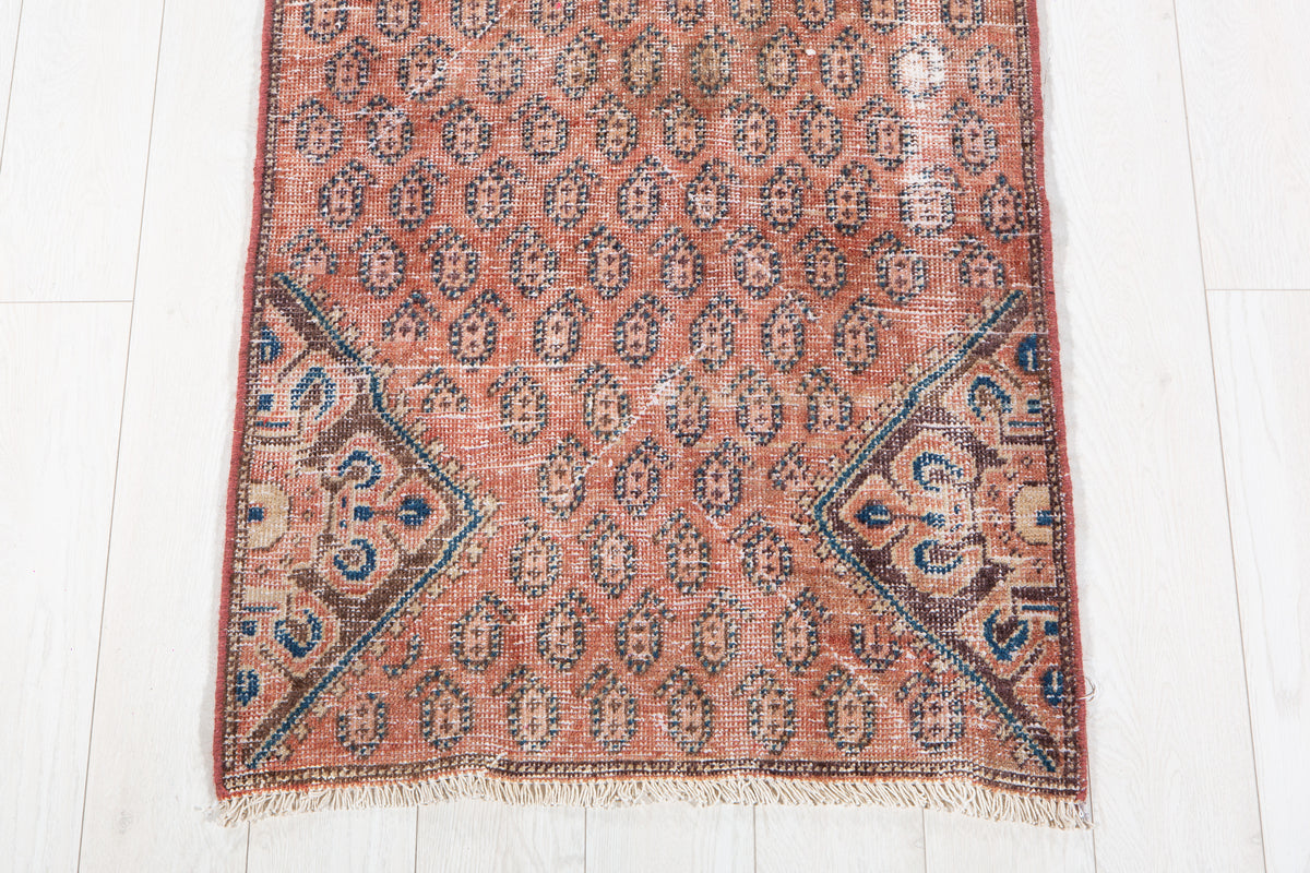 Antique Faded Pinkish Red Geometric Runner Rug – 8' 6" x 2' 7" (259 x 78 cm)