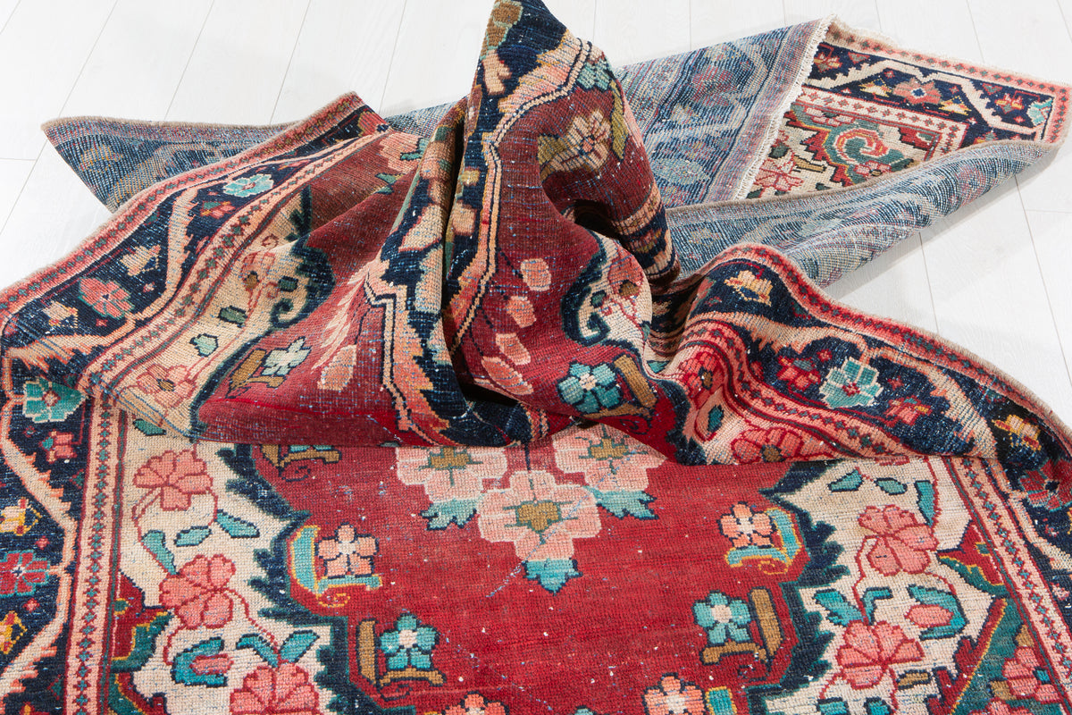 Antique Red Traditional Area Rug – 9' 10" x 4' 0" (299 x 123 cm)