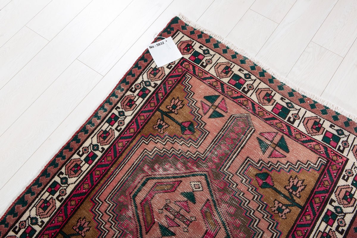 Antique Brown & Pink Geometric Runner Rug – 7' 9" x 3' 3" (237 x 98 cm)