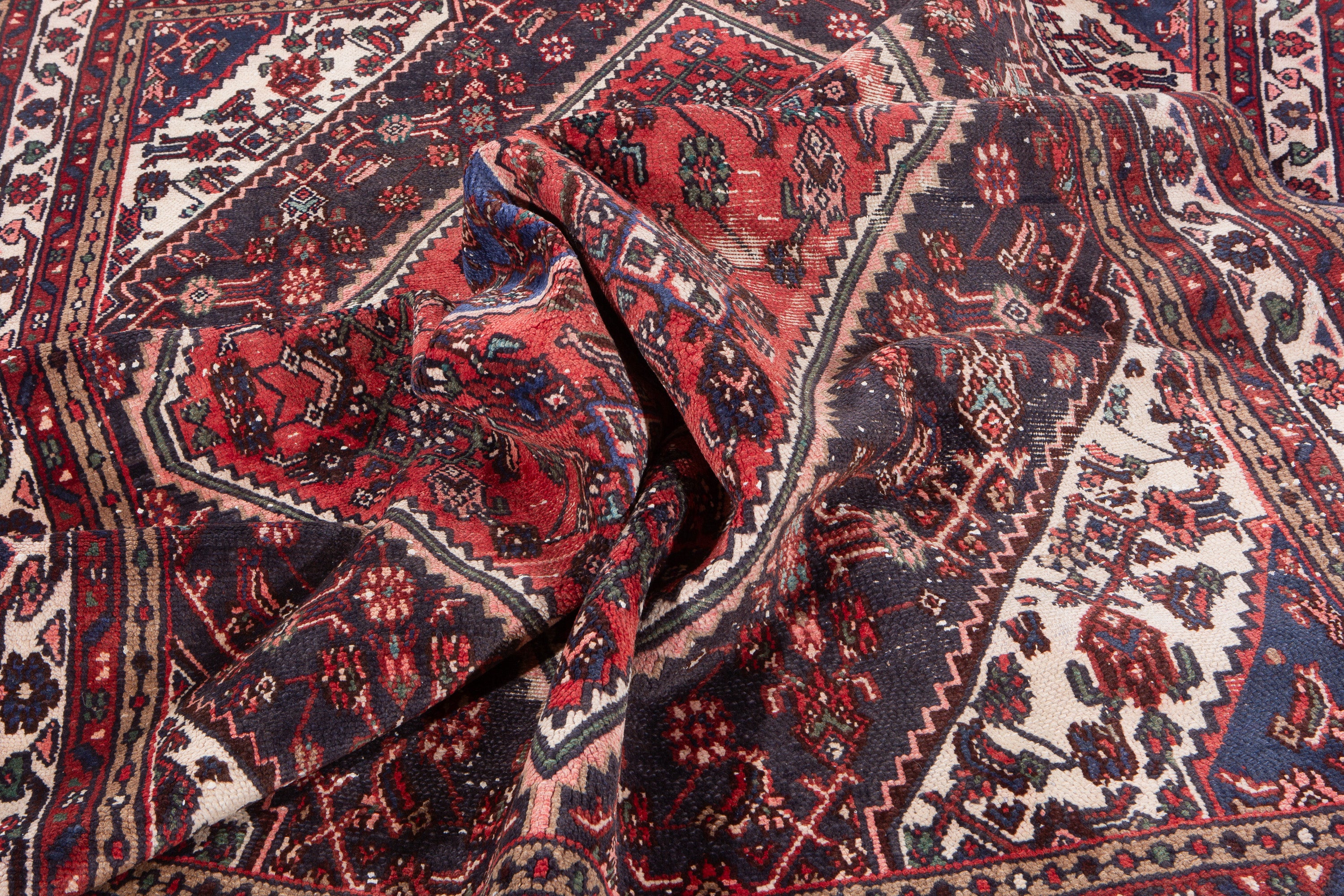 Vintage Red Geometric Rug – 9' 6" x 7' 1" (289 x 215 cm)