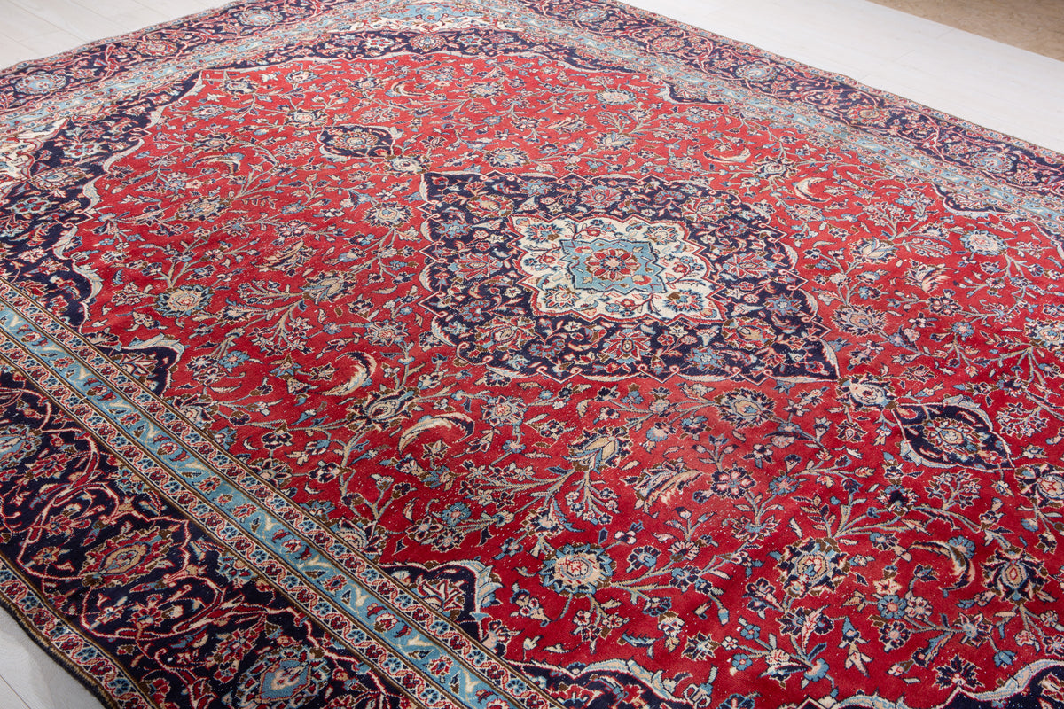 Vintage Red Floral Rug – 11' 10" x 9' 0" (360 x 274 cm)