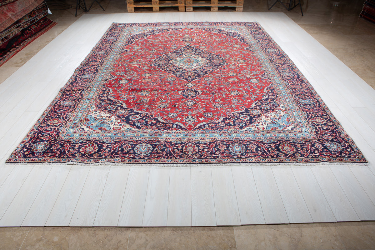 Vintage Red Floral Rug – 11' 10" x 9' 0" (360 x 274 cm)