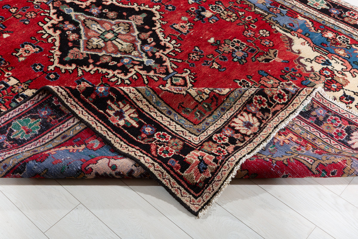 Vintage Red and Light Blue Floral Rug – 9' 7" x 6' 7" (291 x 200 cm)