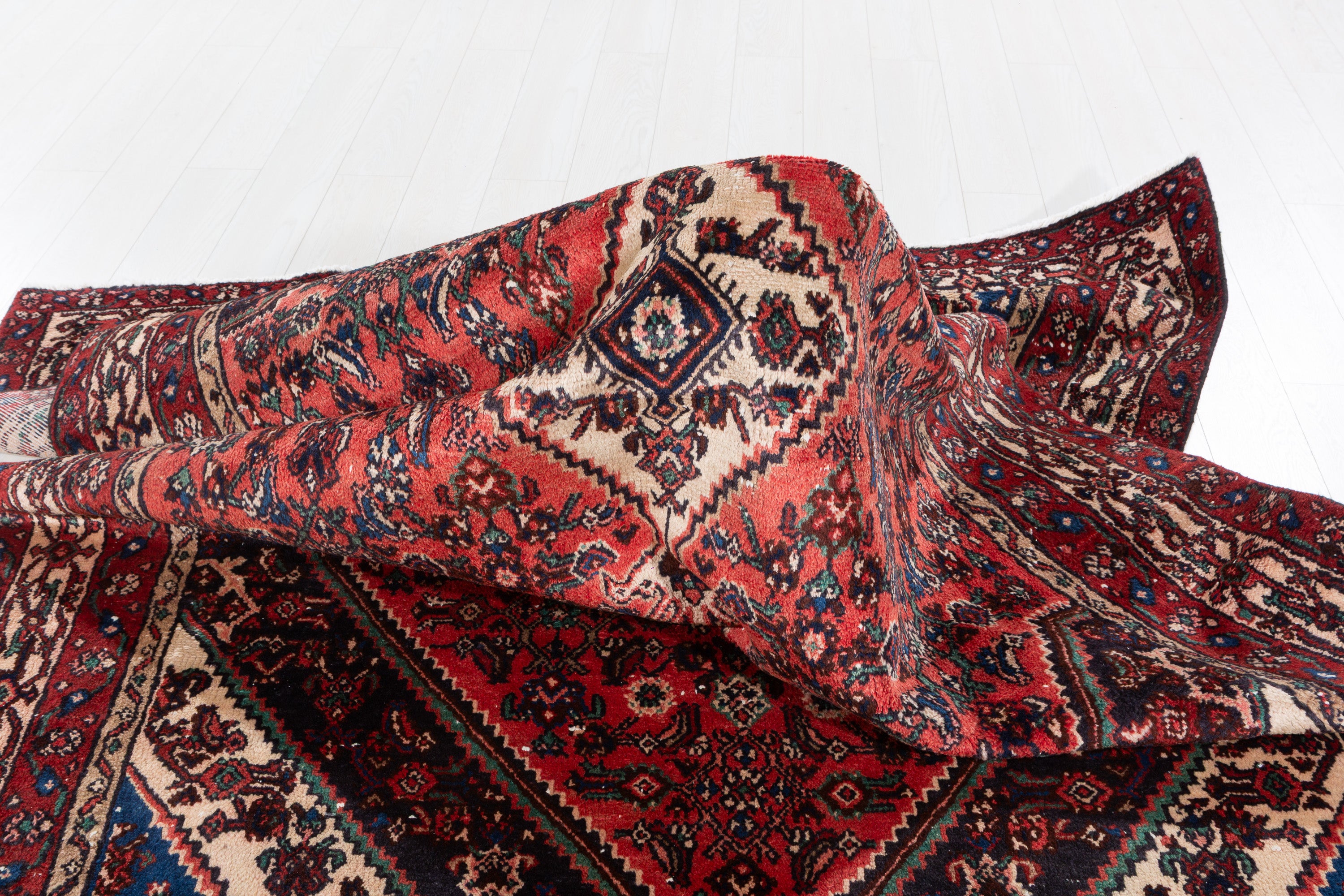 Vintage Bright Red Geometric Rug – 9' 6" x 6' 8" (289 x 202 cm)