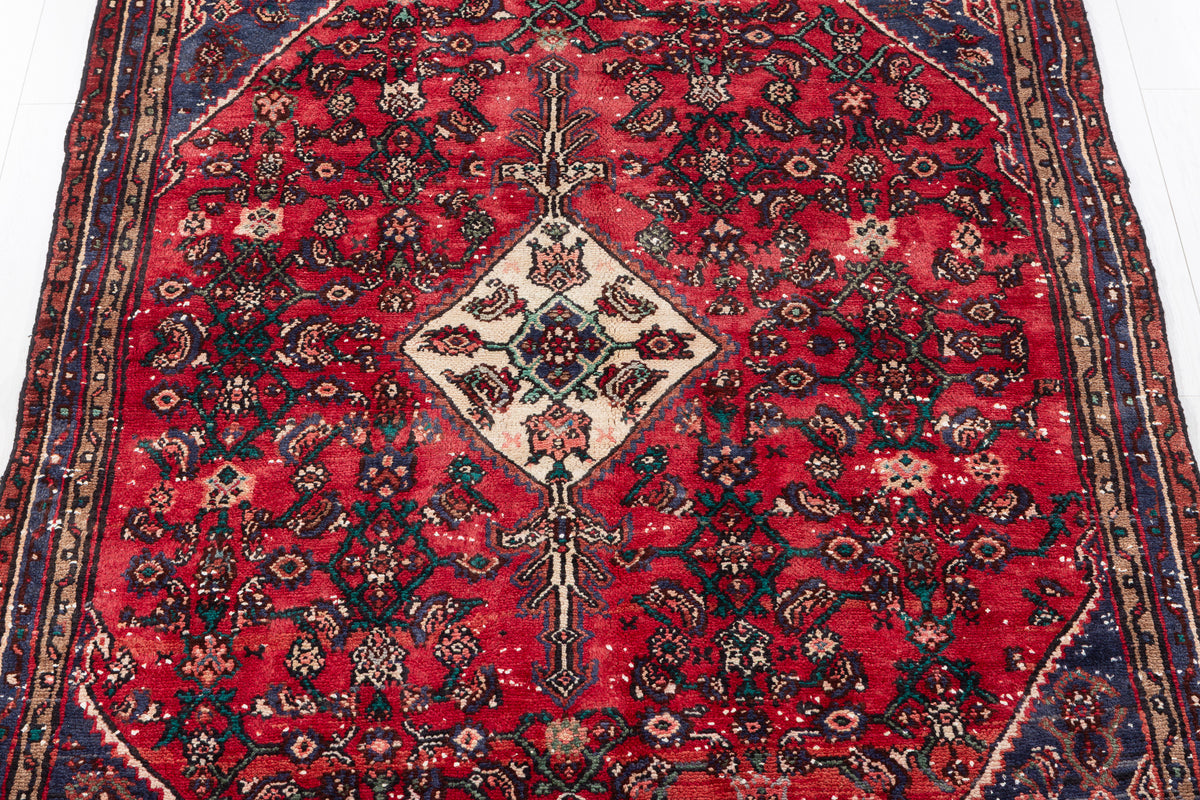 Vintage Red Geometric Rug – 8' 2" x 5' 3" (250 x 159 cm)