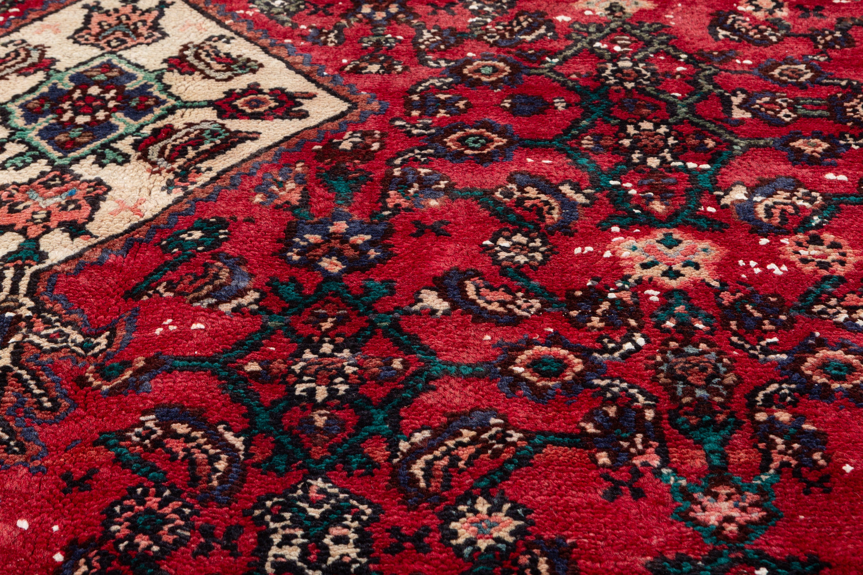 Vintage Red Geometric Rug – 8' 2" x 5' 3" (250 x 159 cm)