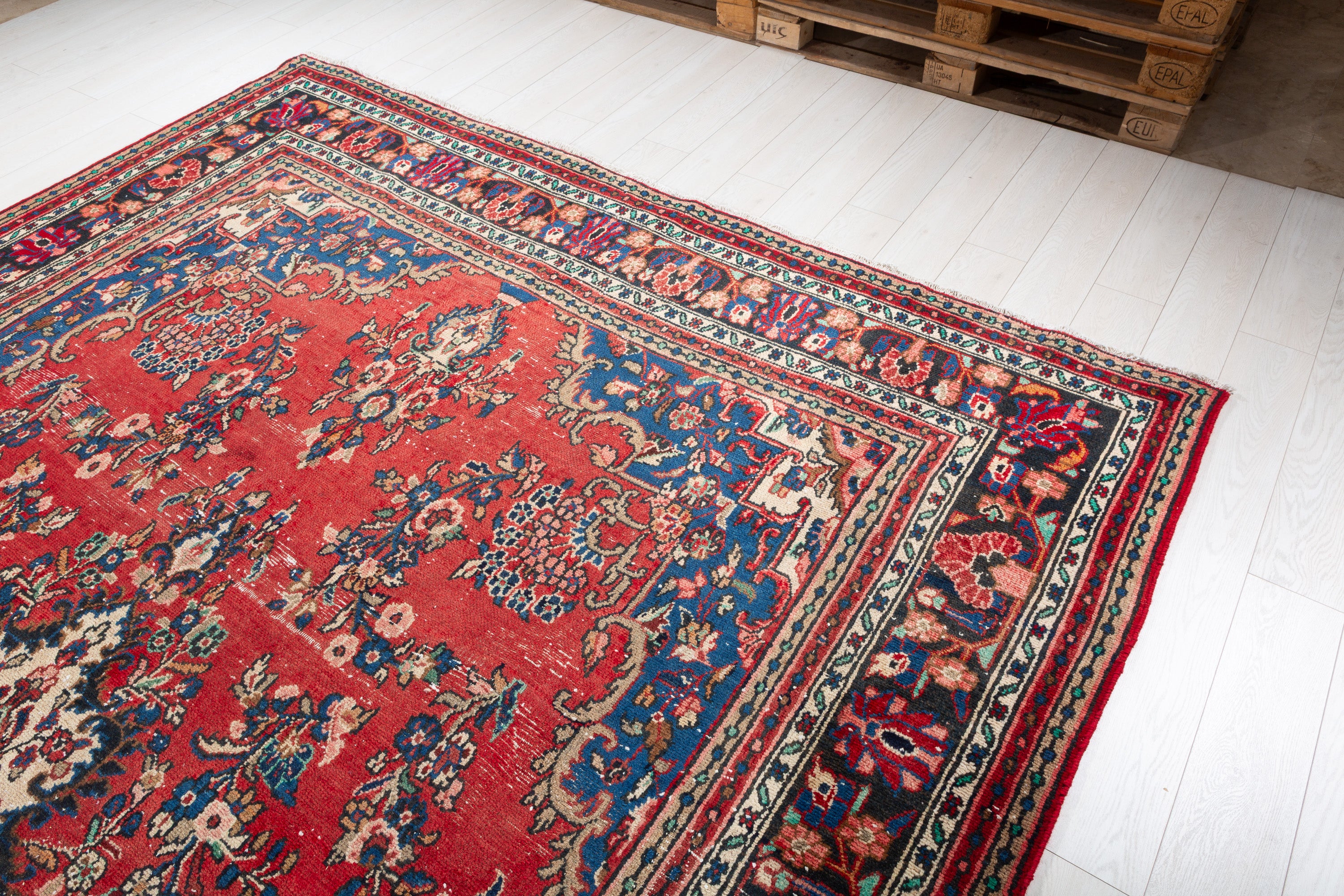 Vintage Red Floral Rug – 12' 0" x 8' 7" (365 x 262 cm)
