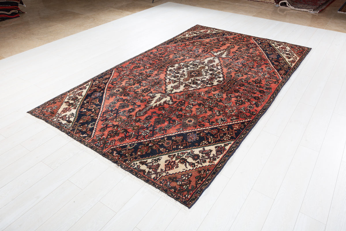 Vintage Red and Beige Geometric Rug – 9' 9" x 5' 8" (297 x 172 cm)